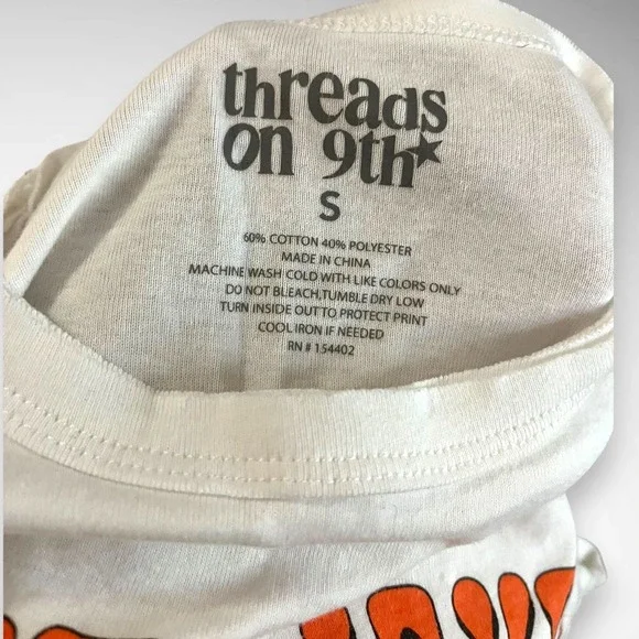 THREADS ON 9TH White Don't Wake the Dreamer Short Sleeve Baby Tee Small | NWOT - Picture 3 of 5